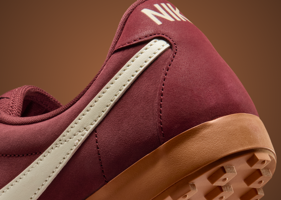 Nike Astrograbber Dark Team Red - Heel Detail