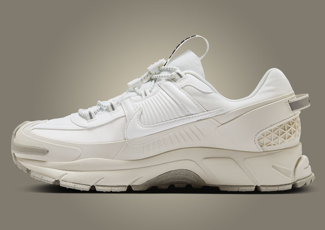 Nike Zoom Vomero 5 Roam Summit White Light Bone Medial