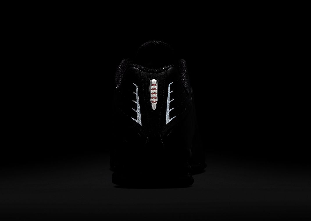 Nike Shox R4 Triple Black (W) 3M Back