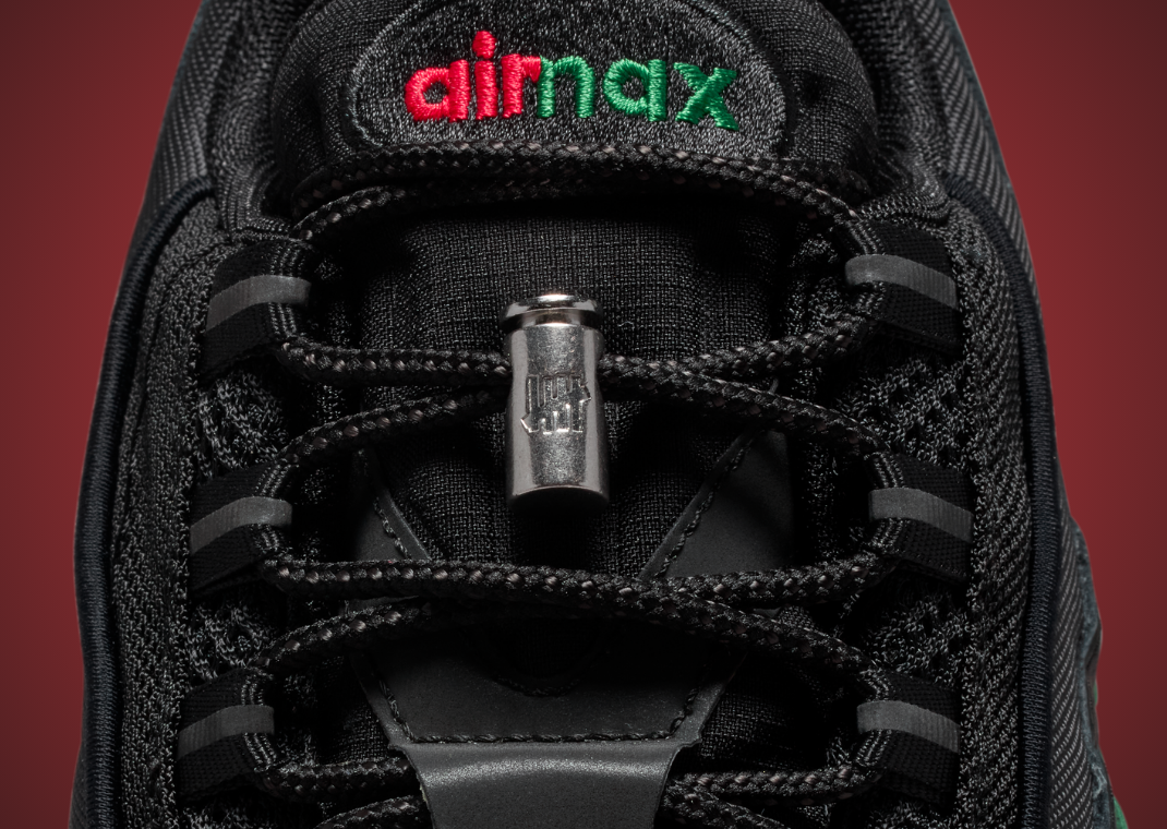 Undefeated x Nike Air Max 95 OG Big Bubble Black Gorge Green Tongue Tag