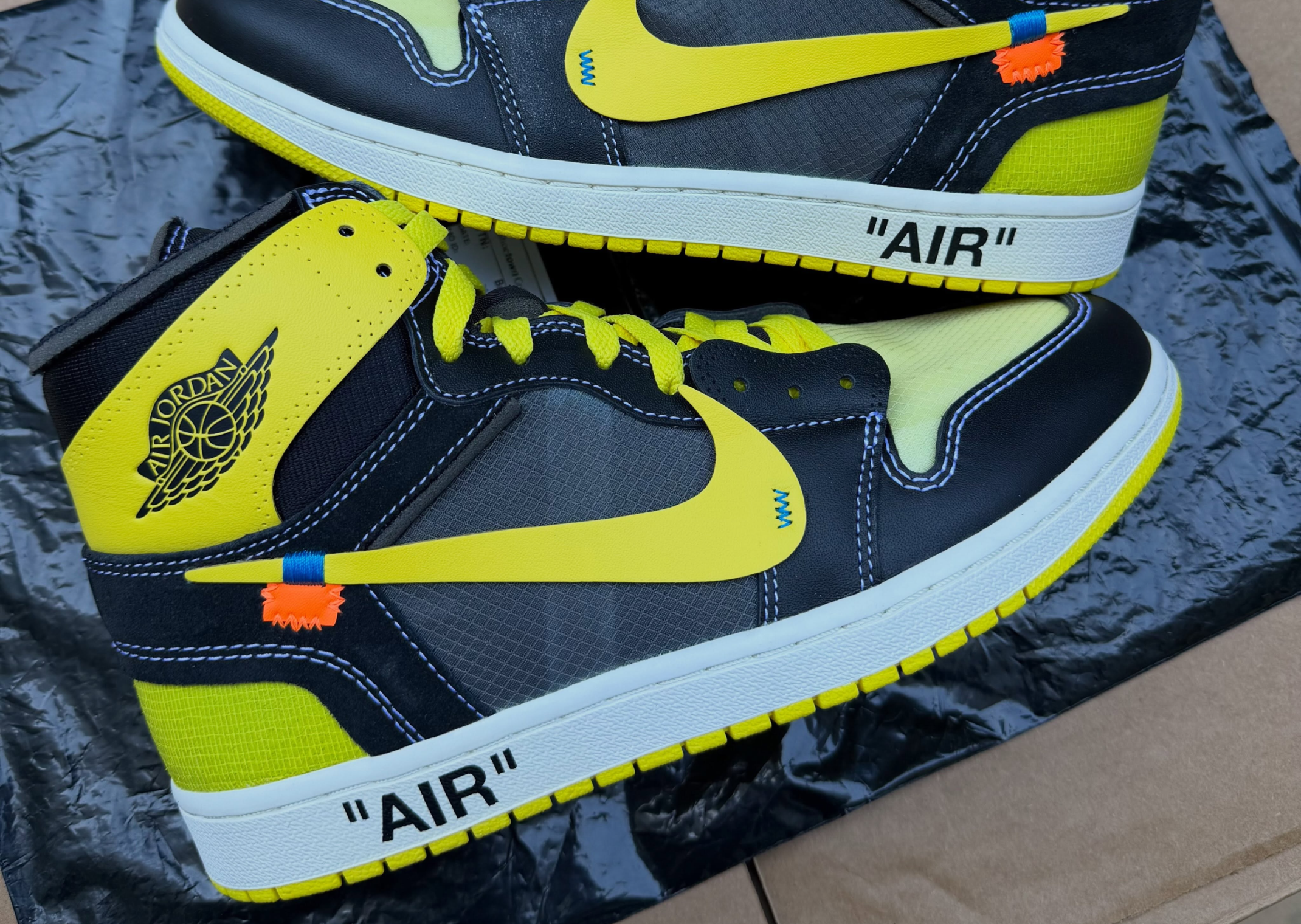 Off-White x Air Jordan 1 Retro High Yellow Sample