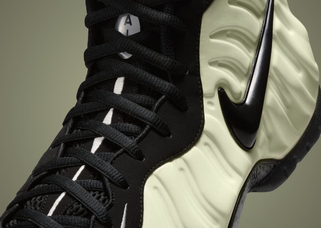 Nike Air Foamposite Pro Glow-In-The-Dark
