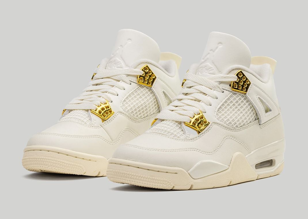 Air Jordan 4 Retro Metallic Gold (W) Angle