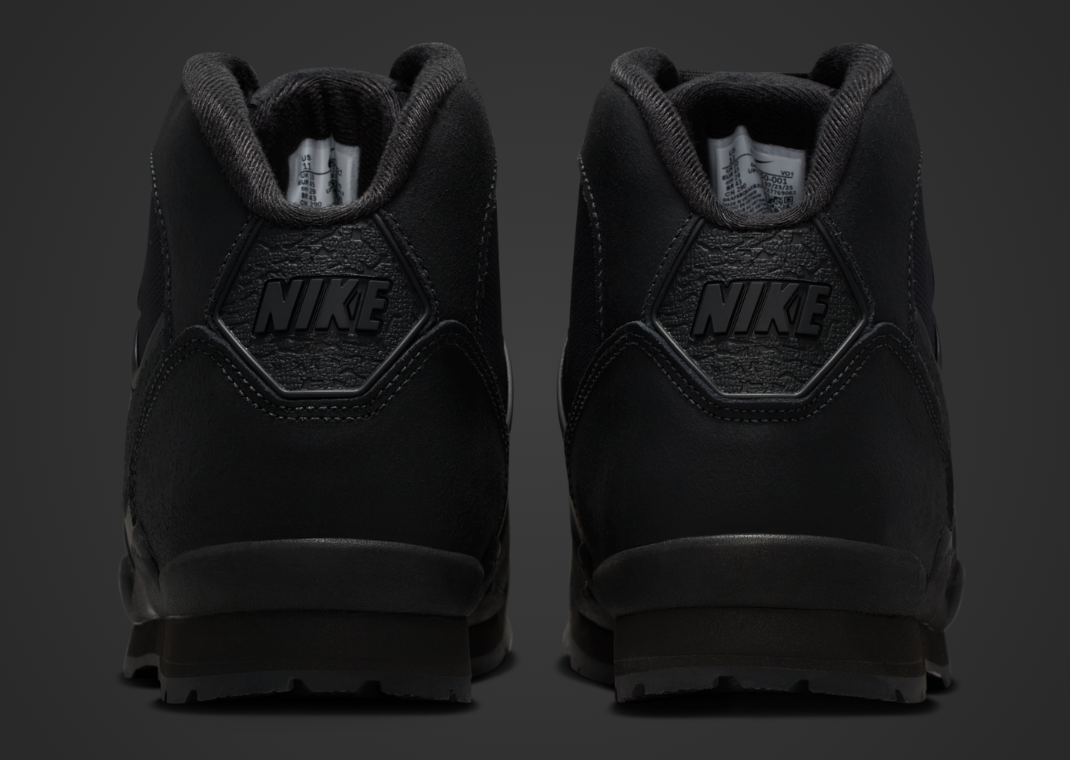 Nike Baltoro Black Metallic Gold - Back