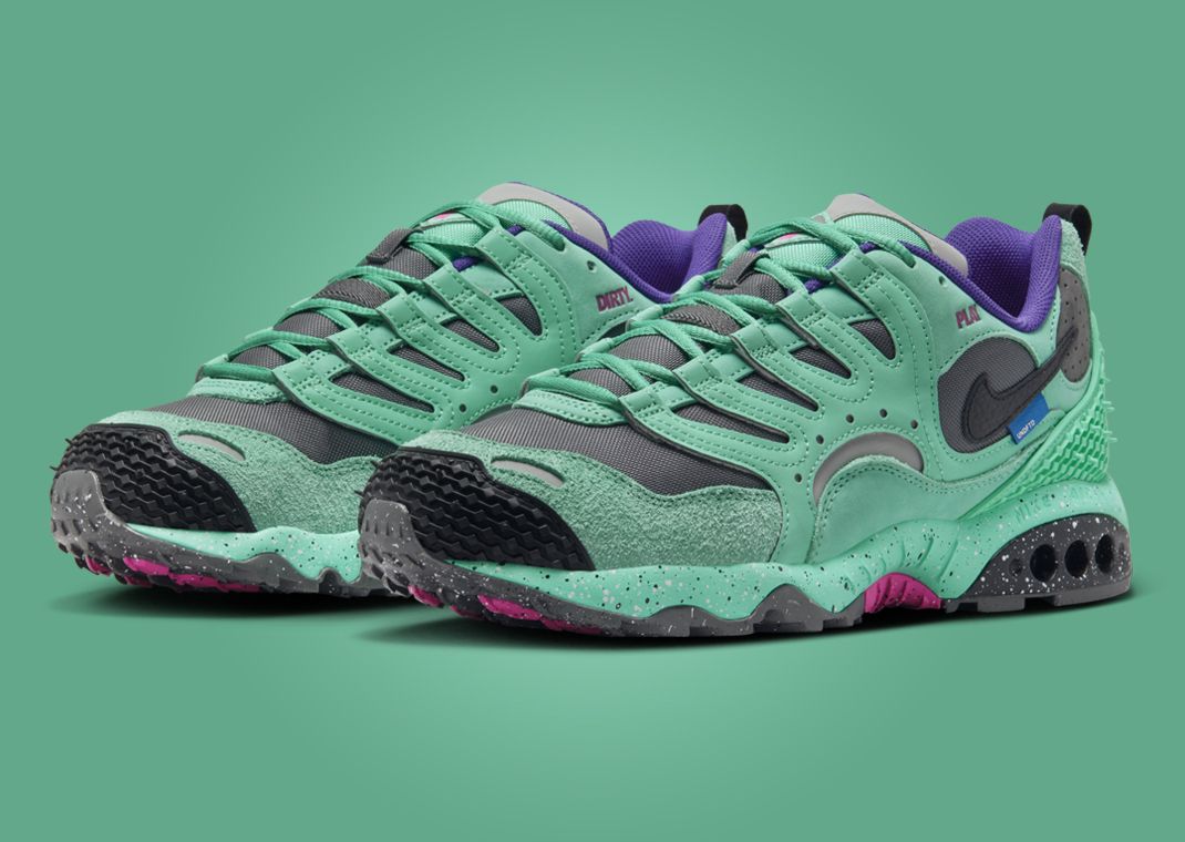 Undefeated x Nike Air Terra Humara Light Menta Angle