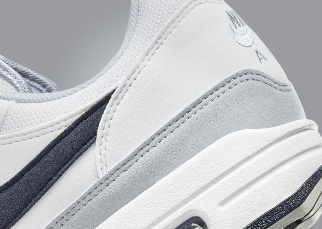 Nike Air Max 1 Platinum Tint Dark Obsidian Heel