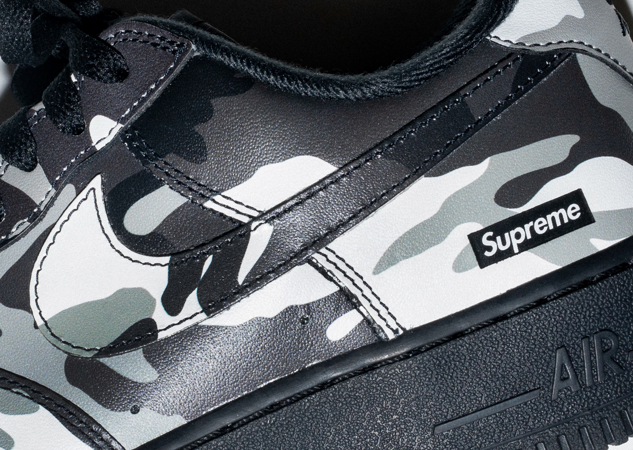 Supreme x Nike Air Force 1 Snow Camo