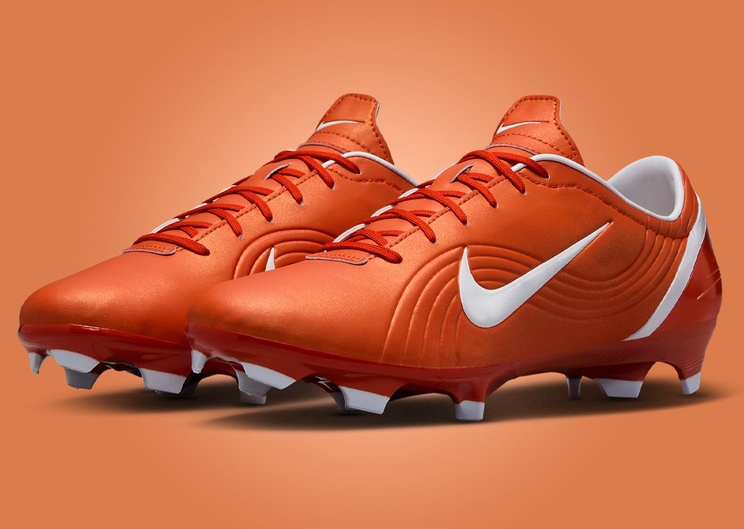 CR7MERCURIAL VAPOR 1 RGN SE FG Nike オレンジ The Nike Mercurial Vapor 1 RGN Shock Orange Returns May 2025