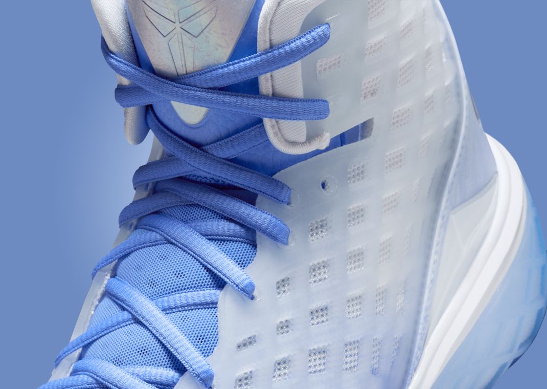 Nike Kobe 3 Protro Christmas Detail