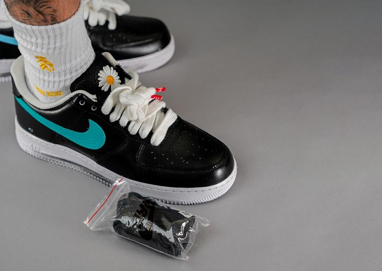 PEACEMINUSONE x Nike Air Force 1 Low Para-Noise 3.0 Toe Angle