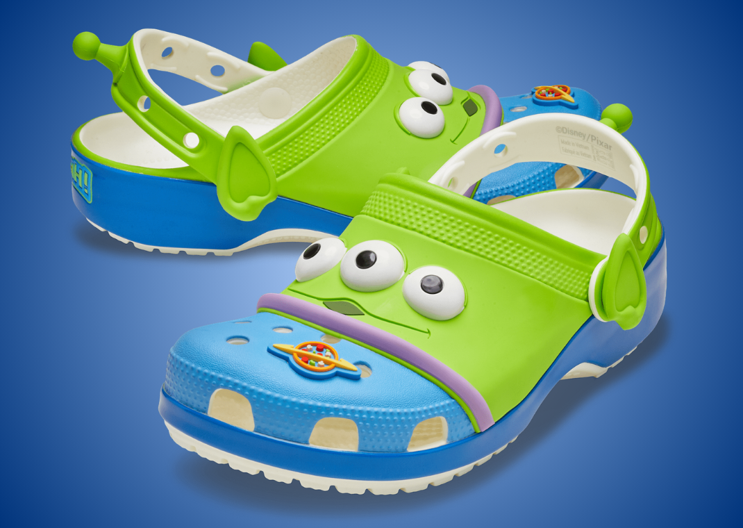 Disney x Crocs Classic Clog Toy Story Alien - Angle