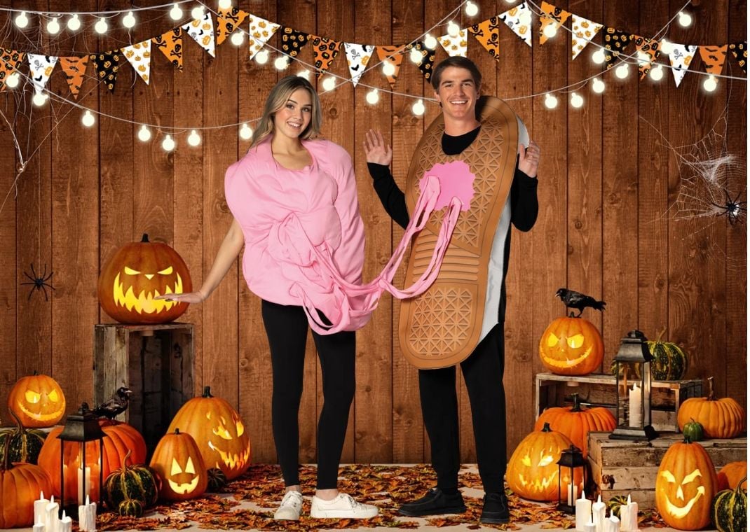 Sneaker couples costume for Halloween