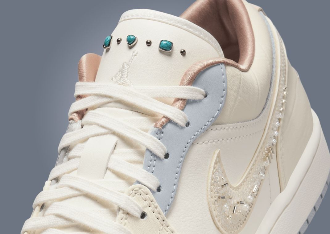 Air Jordan 1 Low SE Crafty Sail W