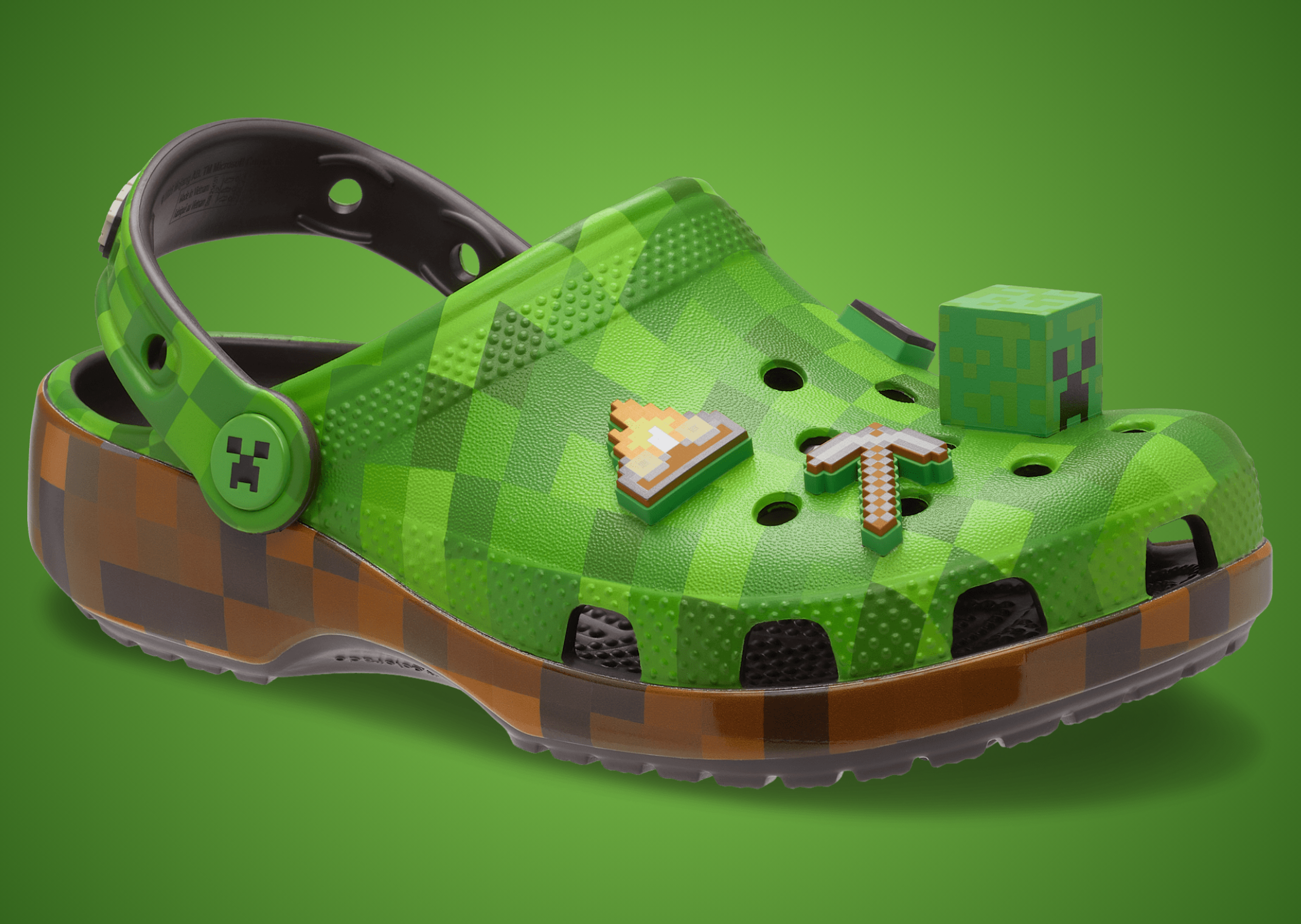 Minecraft x Crocs Classic Clog Grass Block (GS) - Angle
