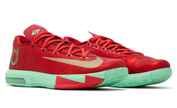 Nike Adds the KD 6 Christmas to Durant’s Latest Retro Run
