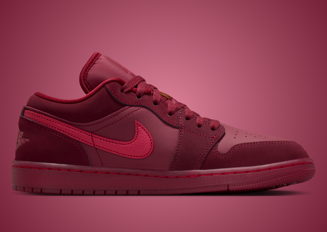 Air Jordan 1 Low SE Valentine’s Day (W) - Medial