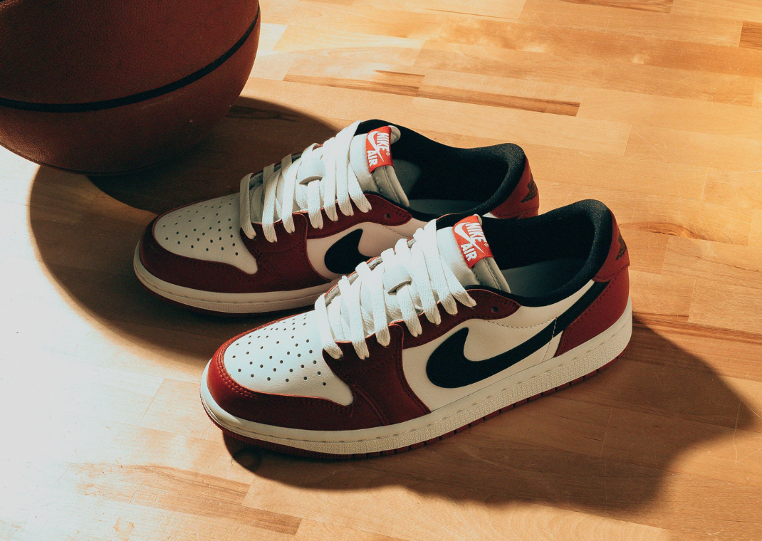 Air Jordan 1 Retro Low OG Chicago