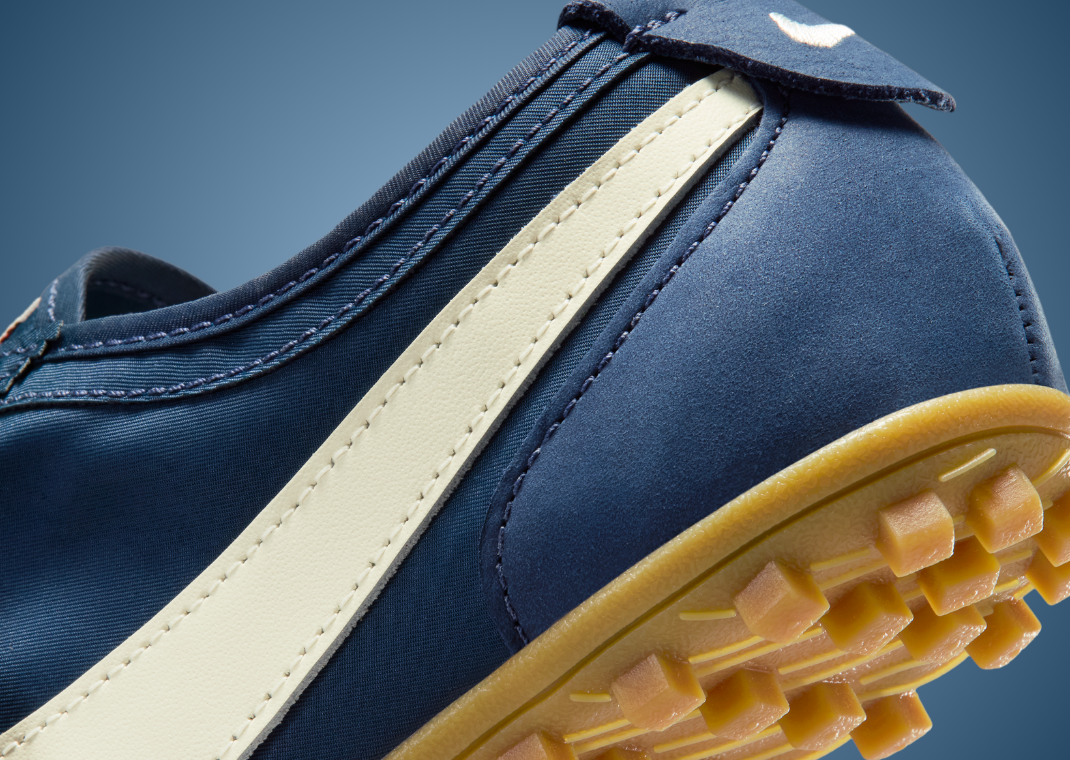Nike Moon Shoe OG Midnight Navy (W) - Heel Detail