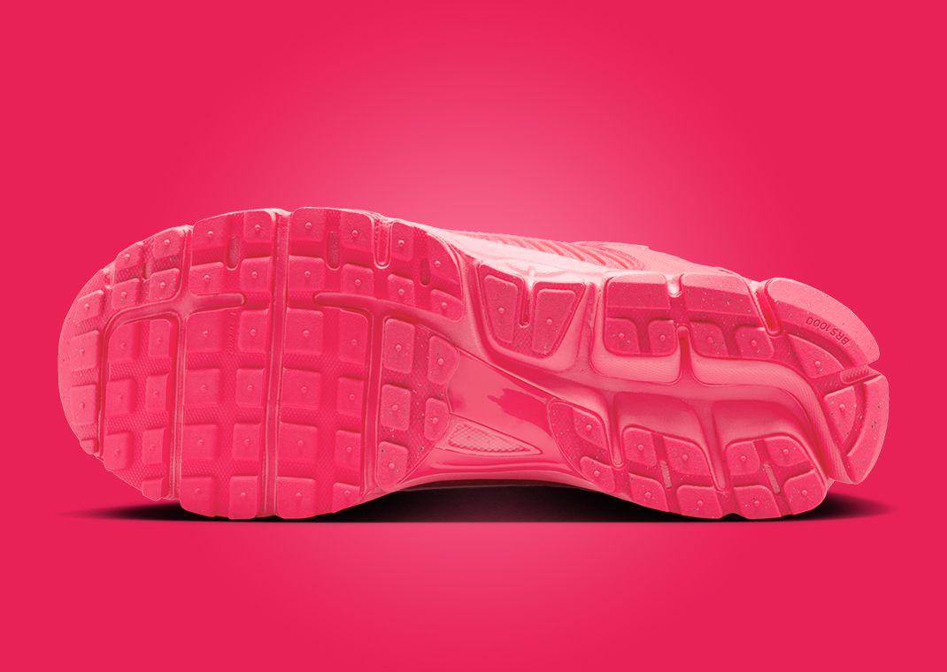 【Nike】Zoom Vomero 5 Hot Punch ★関税 送料込★ Men's Nike Zoom Vomero 5 - 