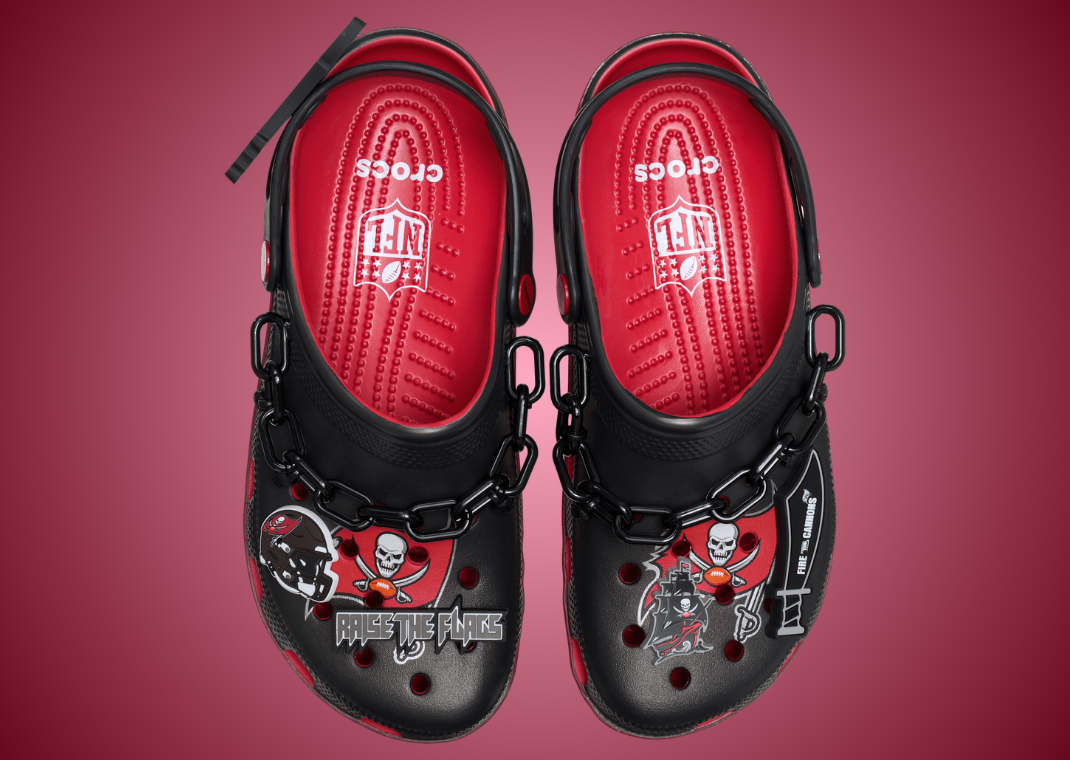NFL x Crocs Classic Clog Tampa Bay Buccaneers - Top
