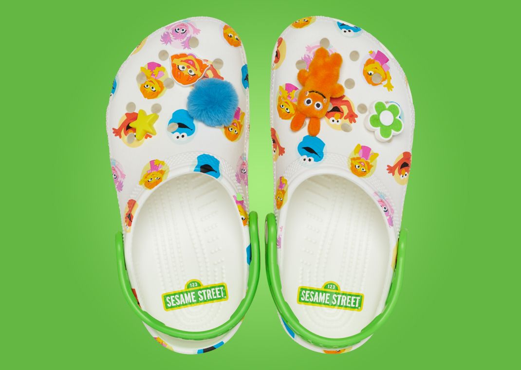 Sesame Street x Crocs Classic Clog Be Seen Top