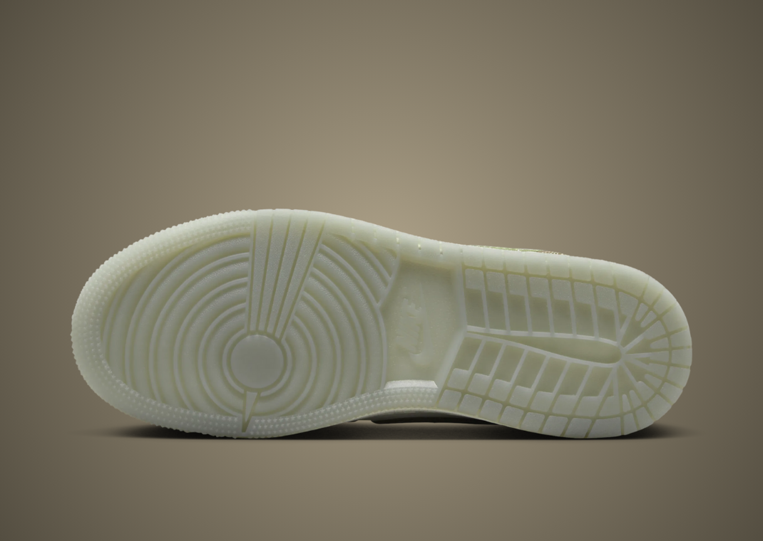 Air Jordan 1 Retro Low OG CNY (GS) Outsole