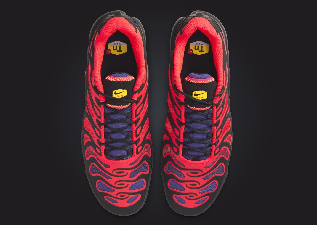 Nike Air Max Plus Drift Black Bright Crimson Top