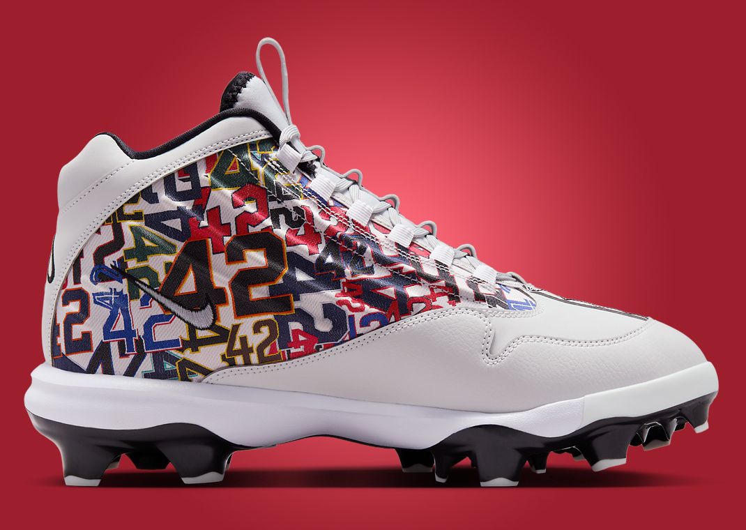 Jackie Robinson is Honored on The Nike Griffey 2 MCS Cleat