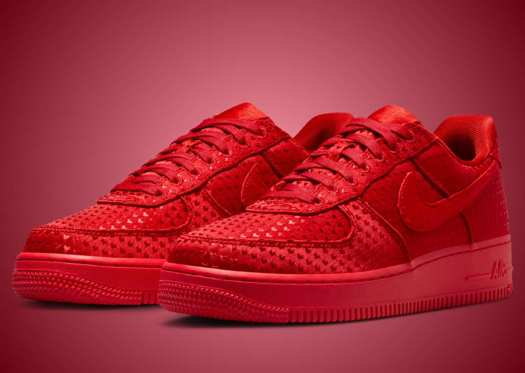 Nike Air Force 1 Low Valentine's Day University Red Angle