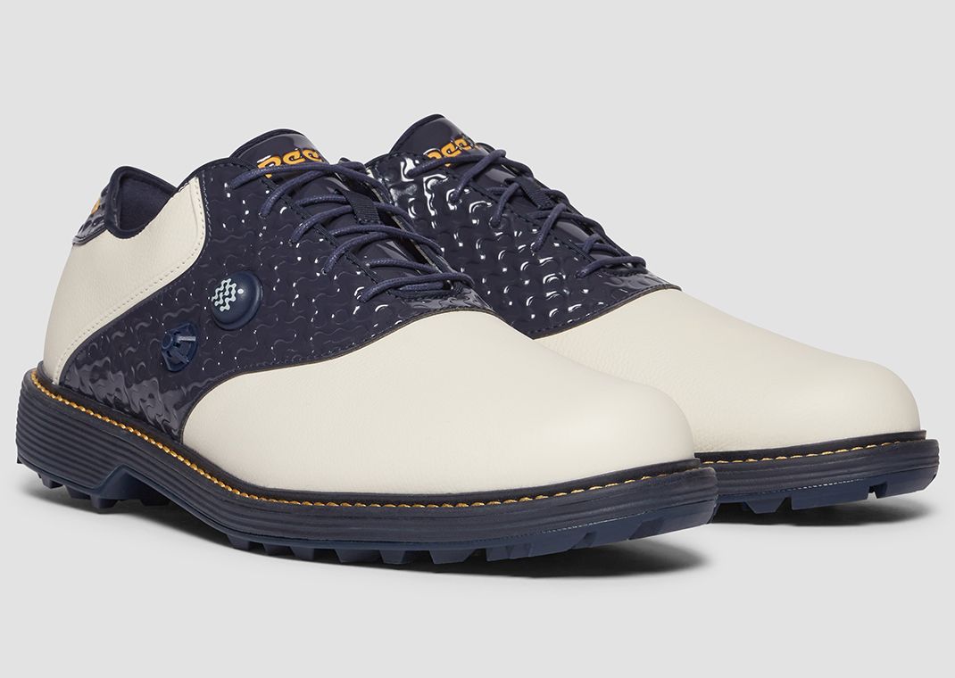 MANORS x Reebok OG Pump Golf Angle