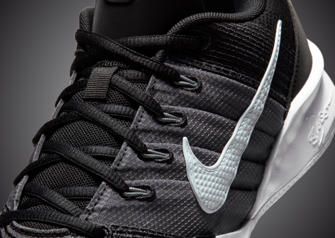 Nike Sabrina 3 Black - Detail