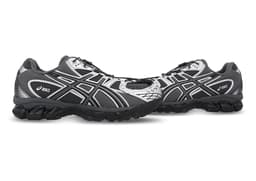 UNAFFECTED x Asics Gel-Nimbus 10.1 Silver Black Lateral