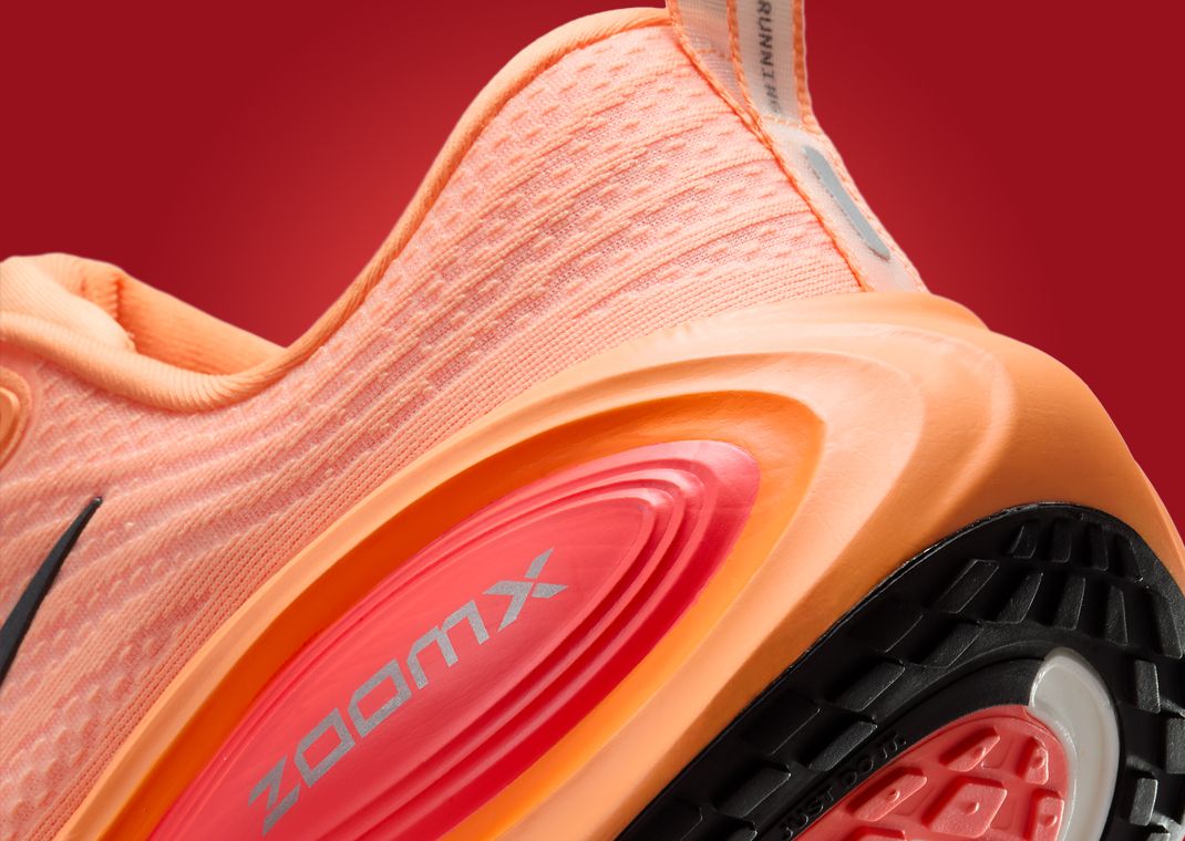 Nike Vomero Plus Orange Pulse Heel Detail