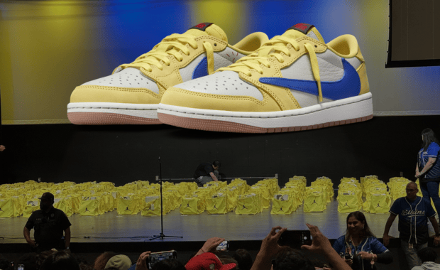 Travis Scott Gifts High School With Unreleased Air Jordan 1 Low