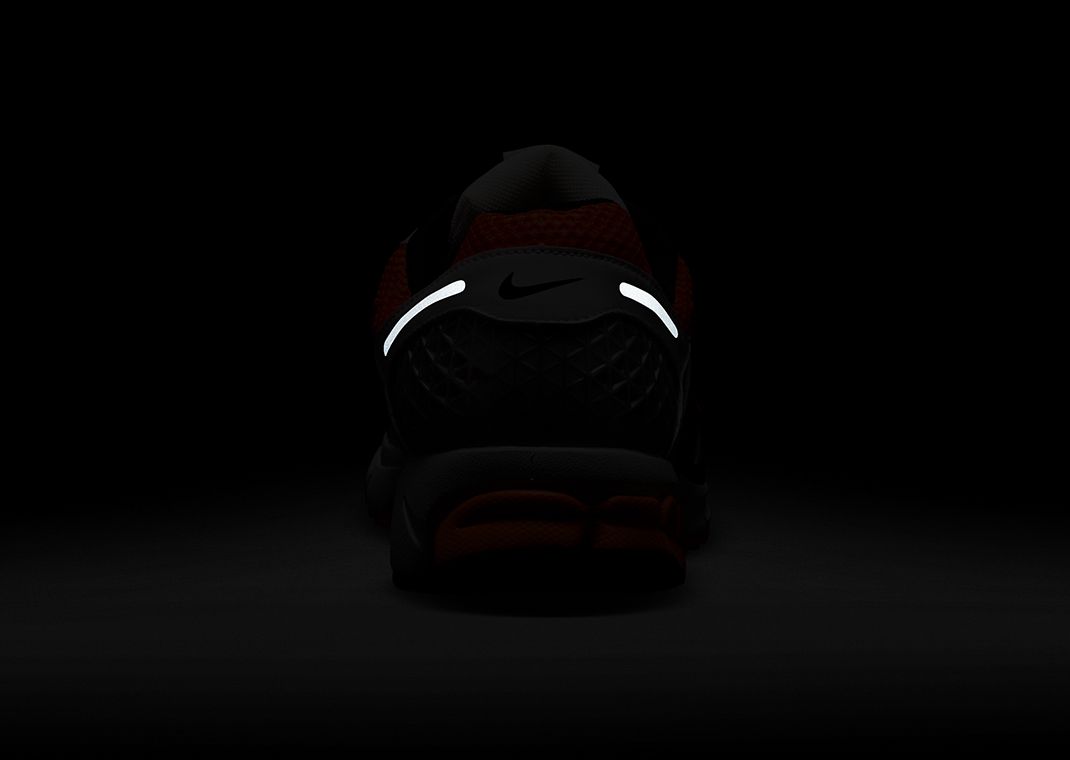 Nike Zoom Vomero 5 Total Orange Heel Detail