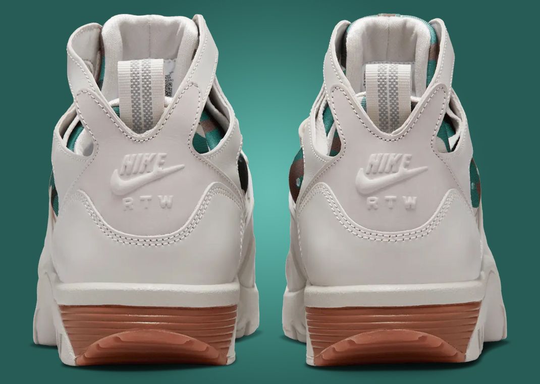 The Corteiz x Nike Air Trainer Huarache Black Releases in The Corteiz x Nike Air Trainer Huarache Black Releases in