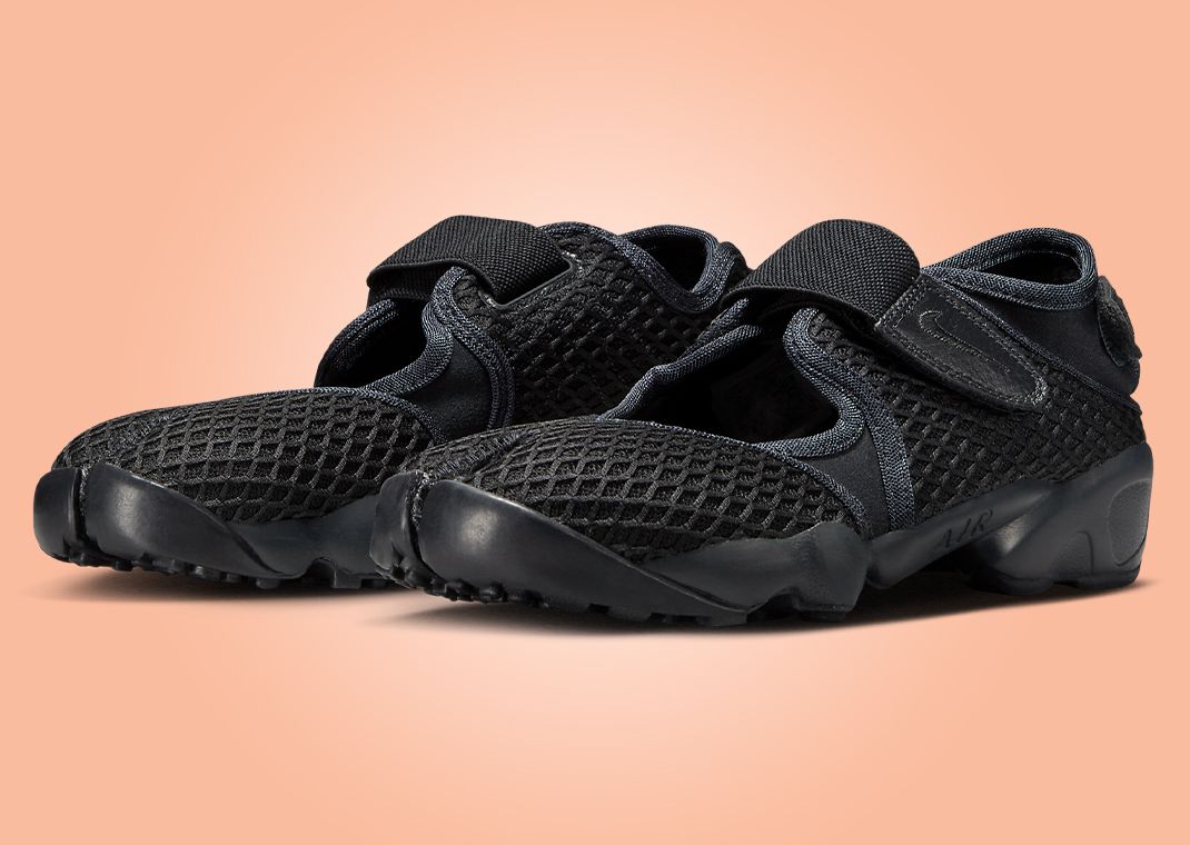 Nike Air Rift Breathe Black (W) Angle