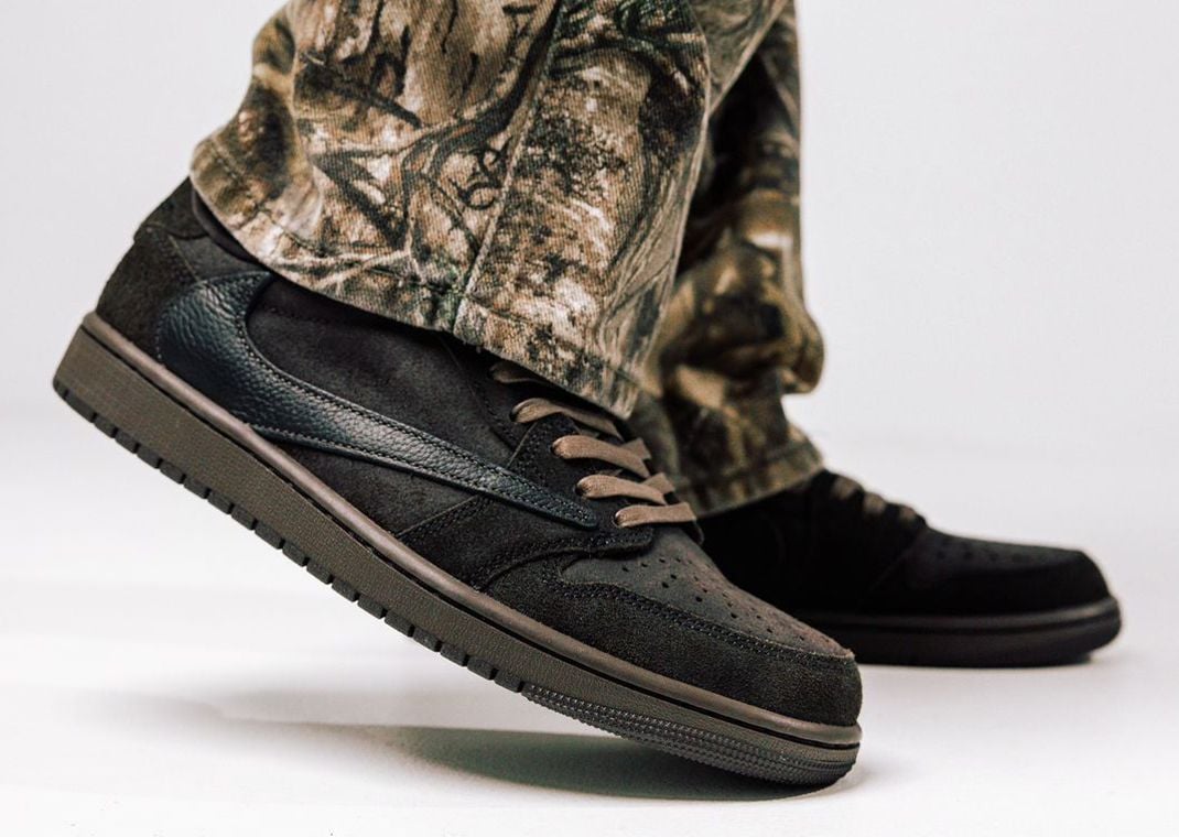 Travis Scott's Air Jordan 1 Low OG Velvet Brown Releases