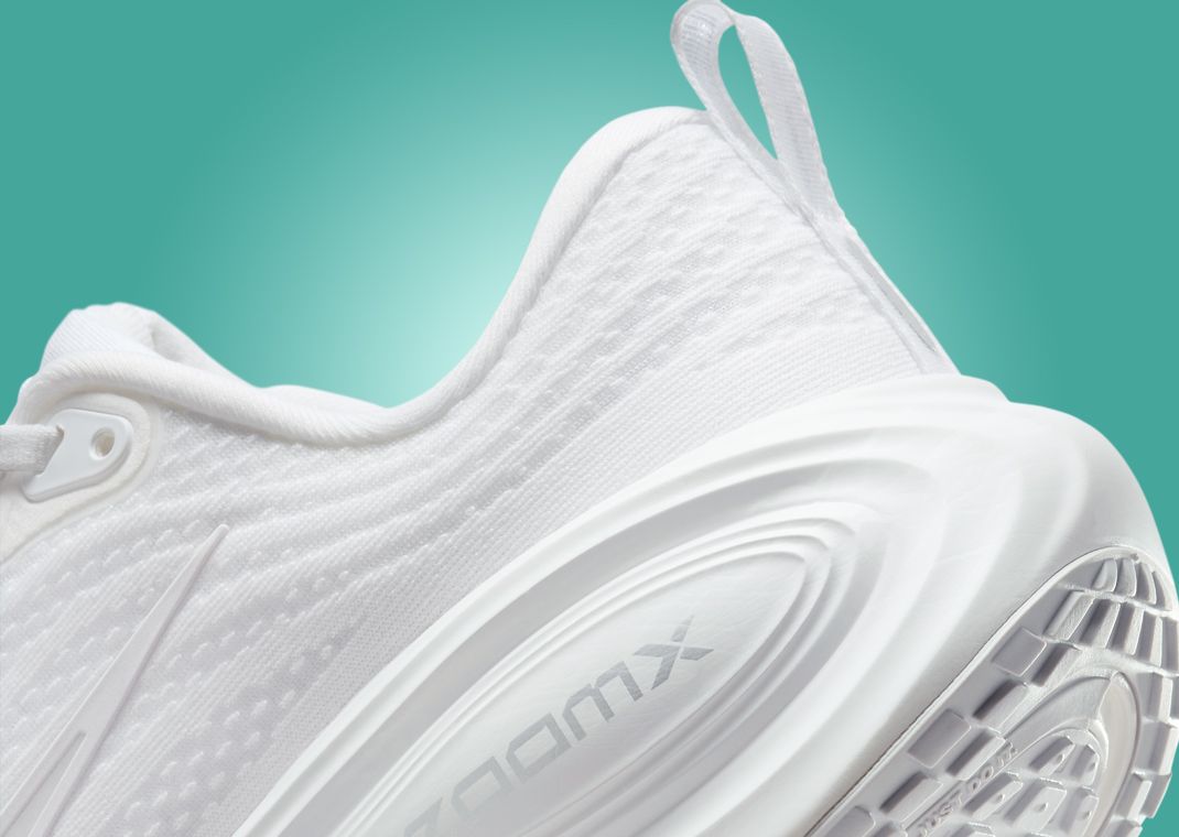 Nike Vomero Plus Triple White (W) Heel Detail