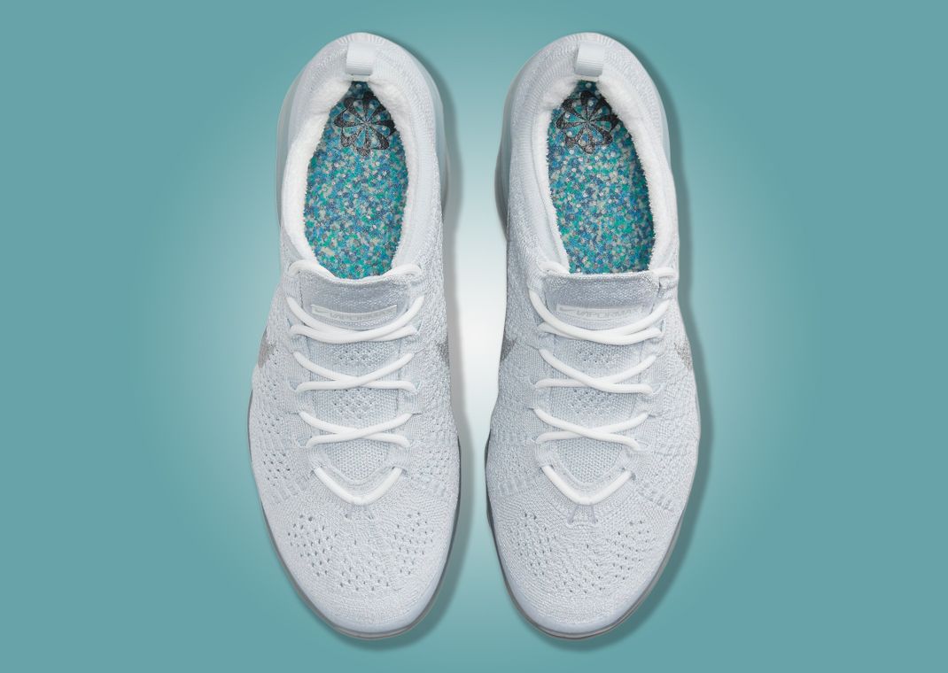 Pure Platinum Takes Over This Nike Air VaporMax 2023 Flyknit Pure Platinum Takes Over This Nike Air VaporMax 2023 Flyknit