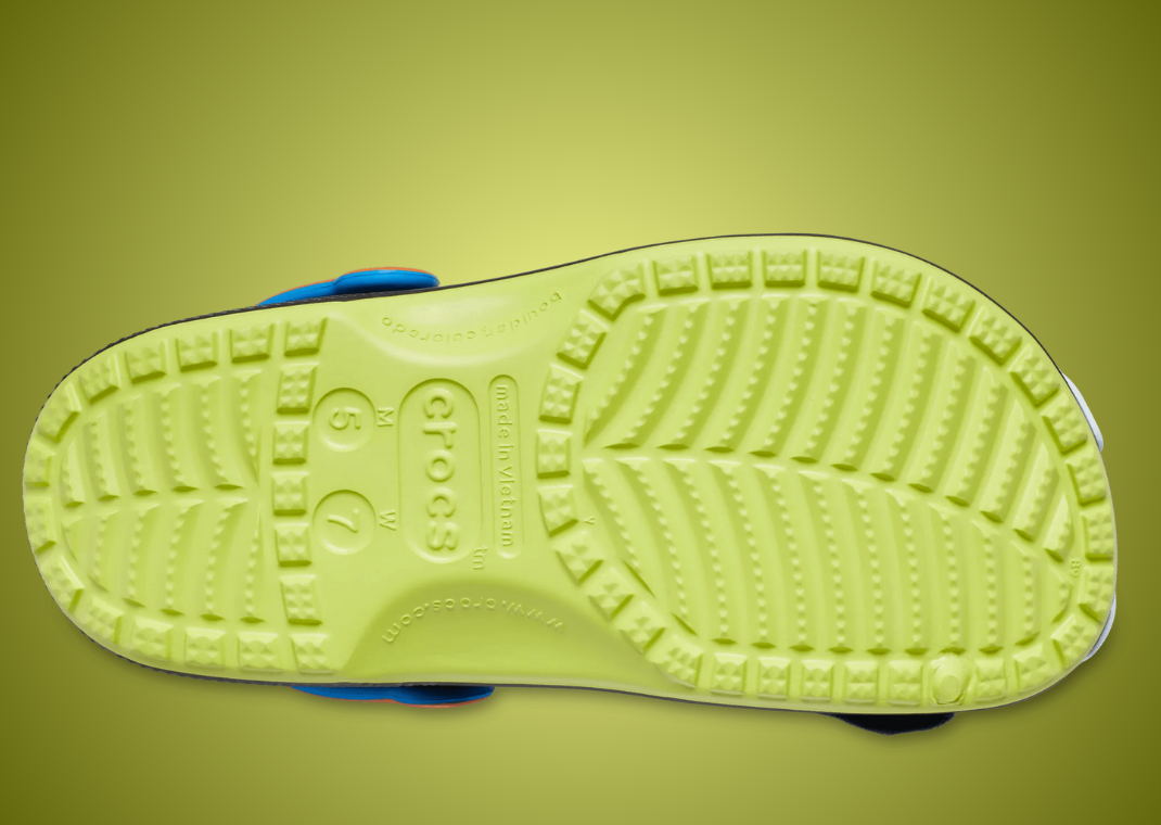 Disney x Crocs Classic Clog Goofy - Bottom