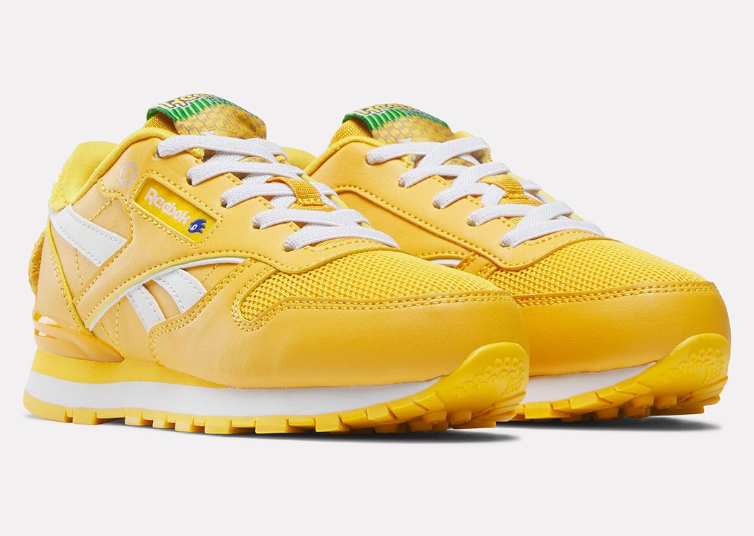 Sonic the Hedgehog 3 x Reebok Classic Leather Step N' Flash Tails (PS) Angle