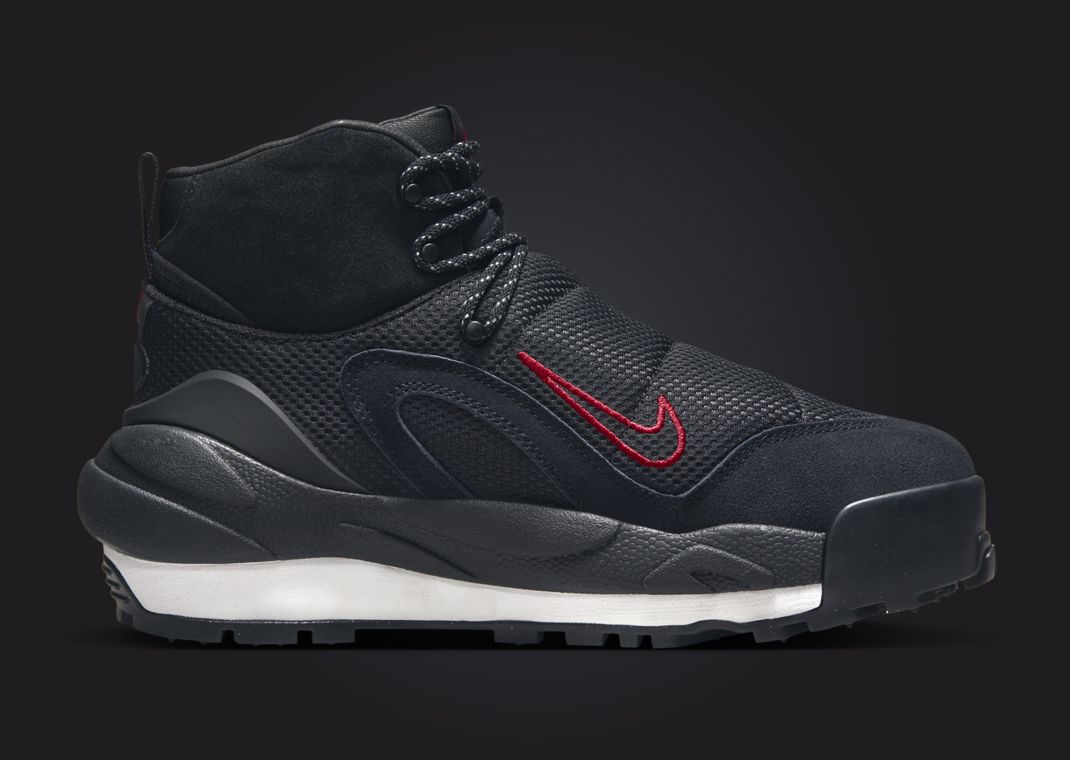 sacai x Nike Magmascape Black Medial