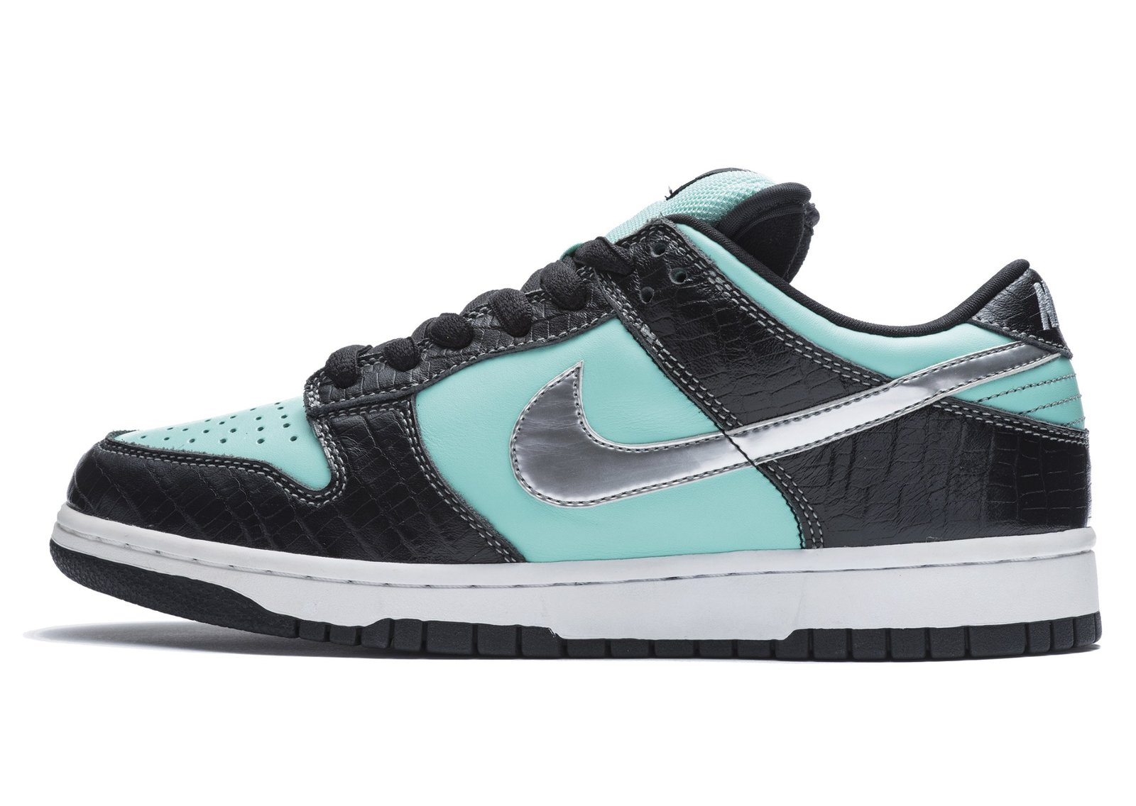 Diamond Supply Co. x Nike SB Dunk Low Tiffany