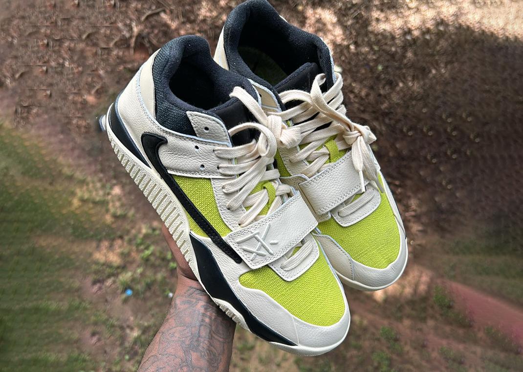 Travis Scott x Jordan Jumpman Jack TR Muslin Bright Cactus Angle