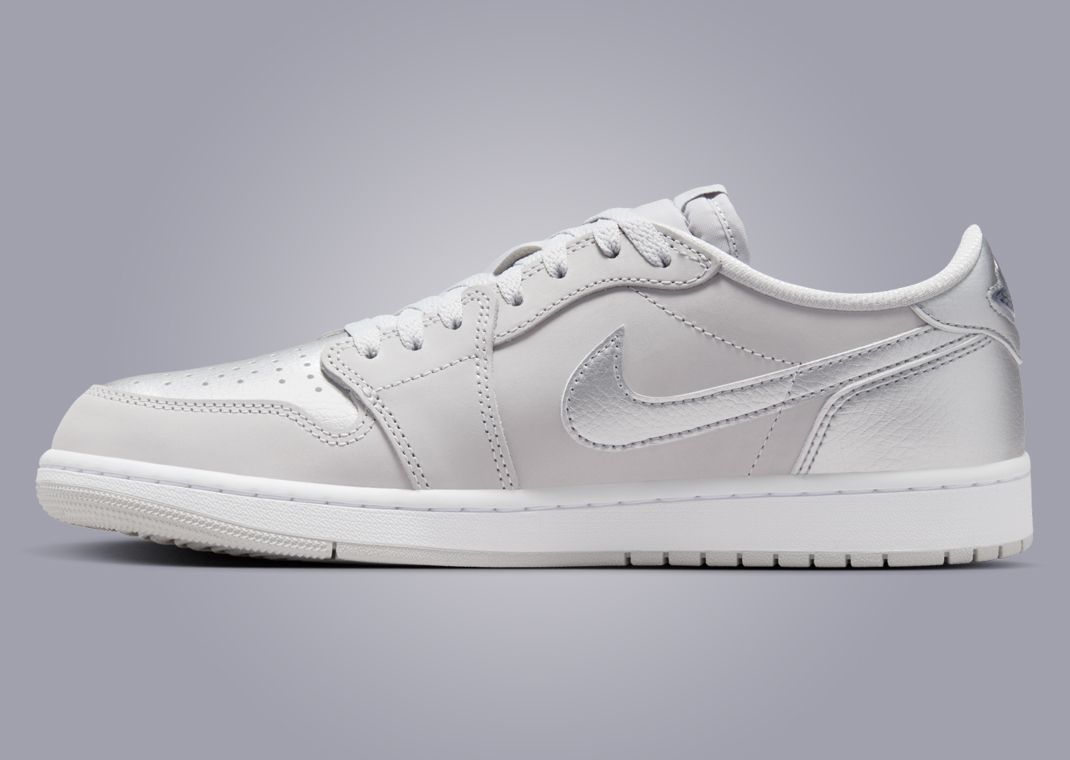 Nike Air Jordan 1 Low ホワイト/グレー The Air Jordan 1 Retro Low OG Silver Releases June 2024