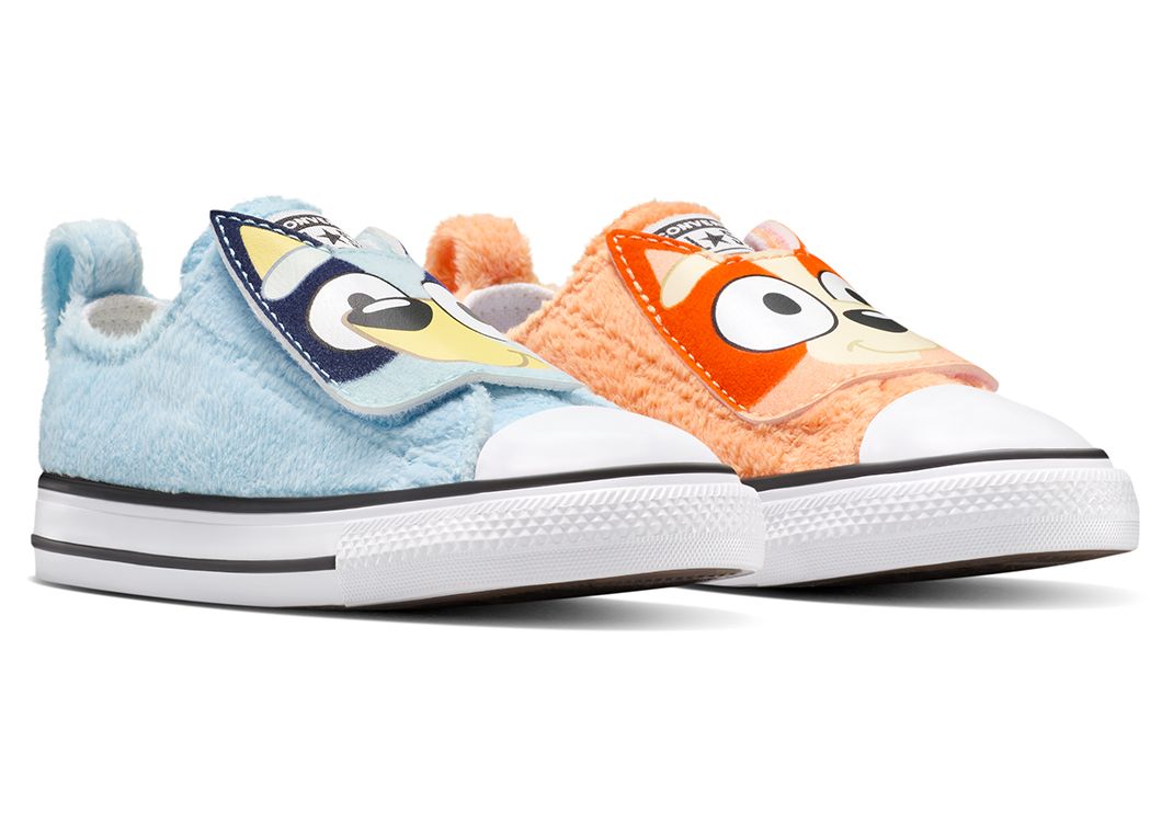 Bluey x Converse Chuck Taylor All-Star Easy-On Bluey (PS) Angle