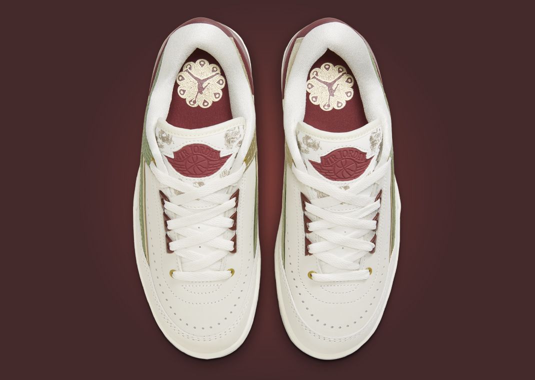 Air Jordan 2 Retro Low CNY (GS) Top