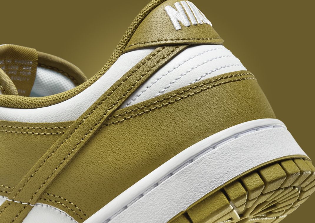 Nike Dunk Low Pacific Moss Heel Detail