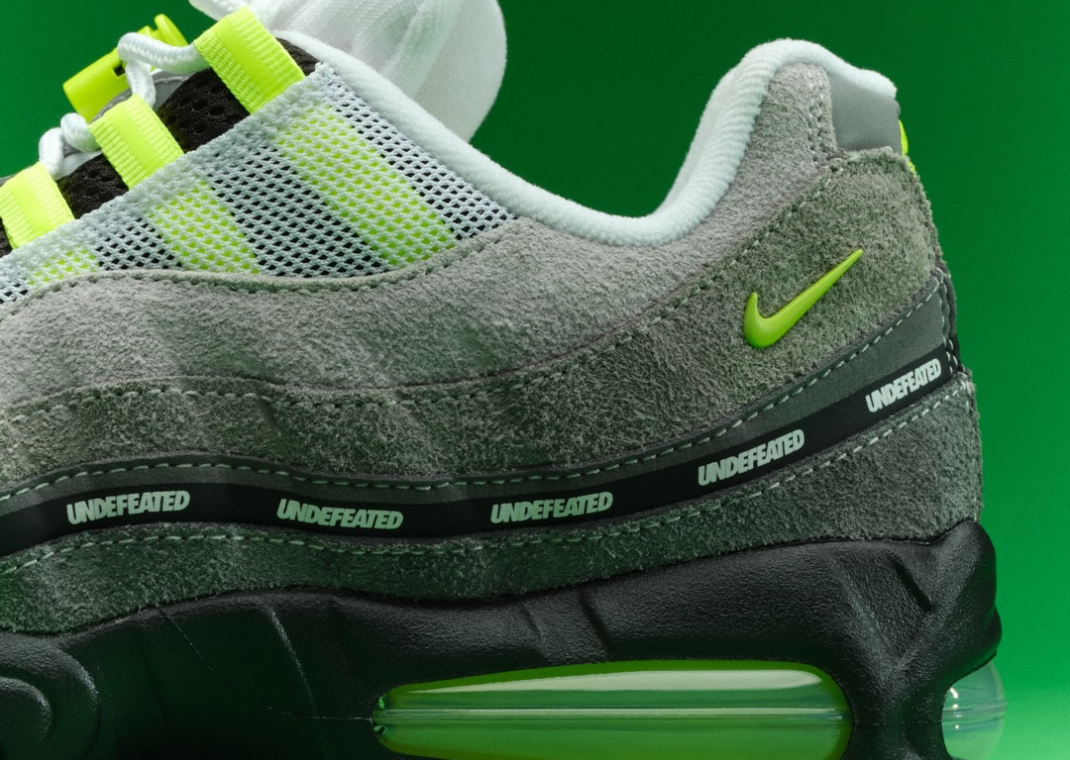 Undefeated x Nike Air Max 95 SP Geo NYC Neon Detail